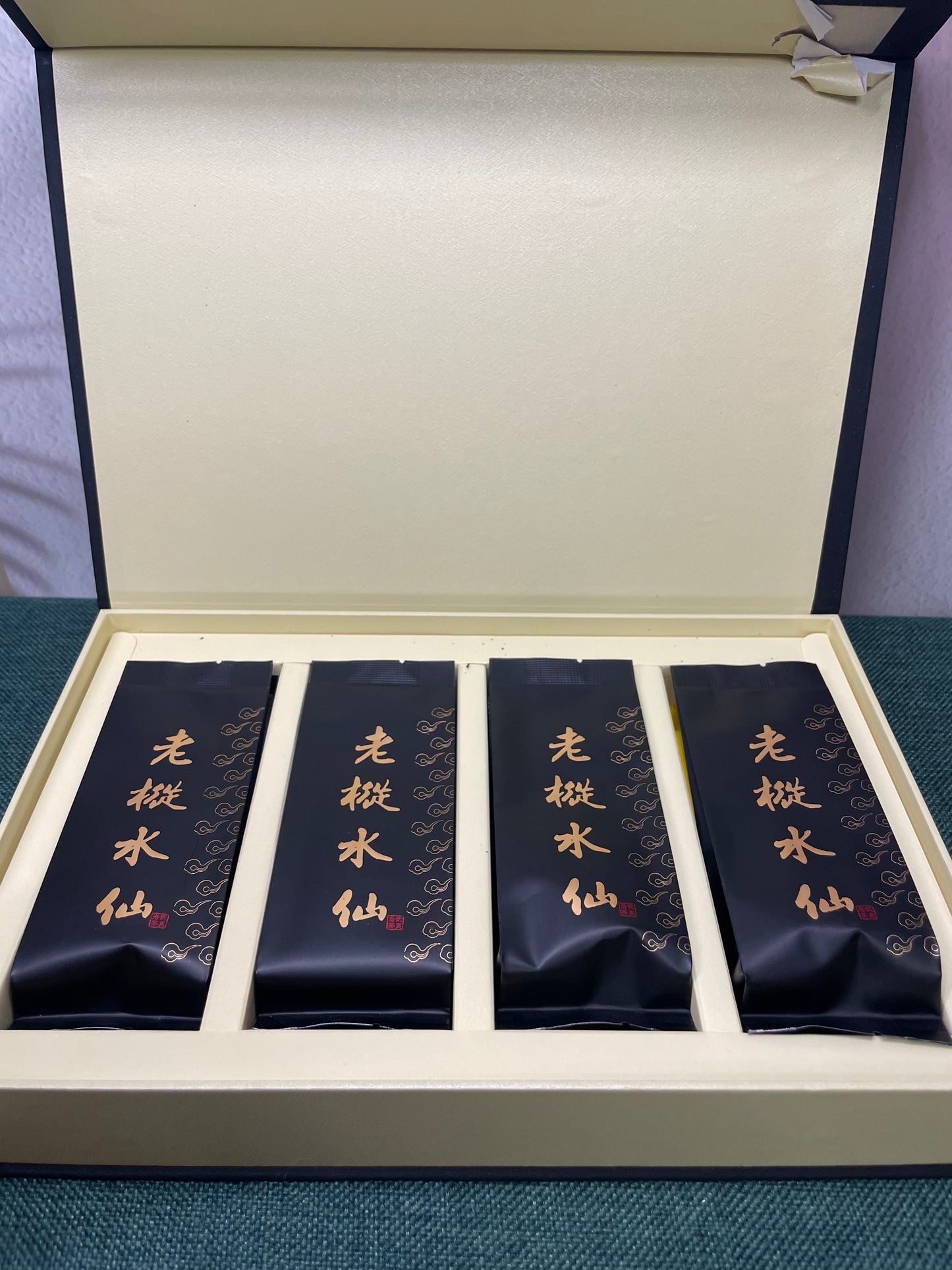 Aged Shui Xian- 1 carton 8 packs(66.4g)