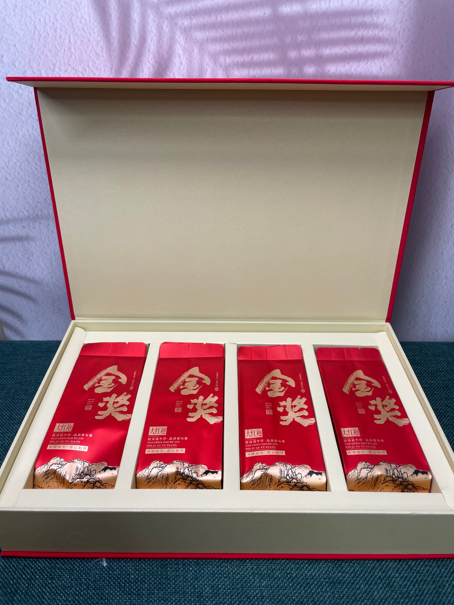 Da Hong Pao - 1 carton 8packs(66.4g)